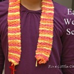 Easy Weave Scarf from fivelittlechefs.com #kidscrafts