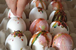 Melted Crayon Eggs from fivelittlechefs.com A quick and easy way to decorate eggs! #crayon #eggs #easter #kids