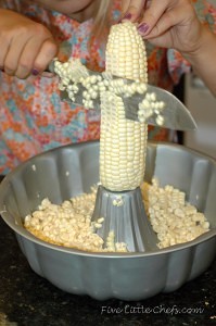 Do you love fresh corn? Learn how to freeze fresh corn to enjoy it in the winter. It is so easy and simple!