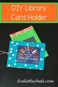 DIY Library Card Holder from fivelittlechefs.com #diy #library #kidscrafts