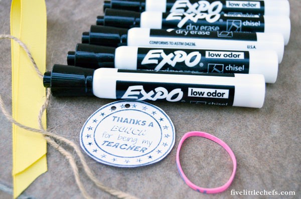 Start the new school year off with teacher appreciation diy gifts with free printable. Teacher gifts are good year round.