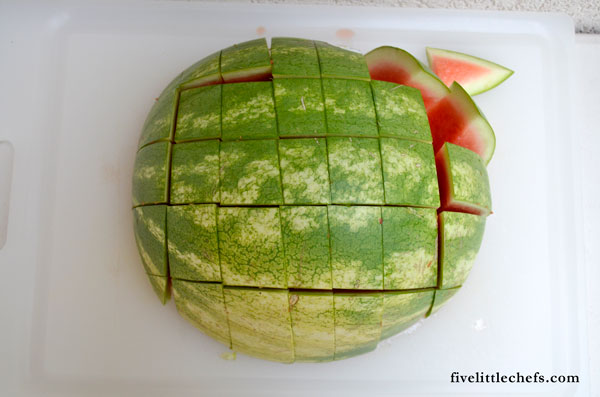 How to choose and cut a watermelon for a summer BBQ.