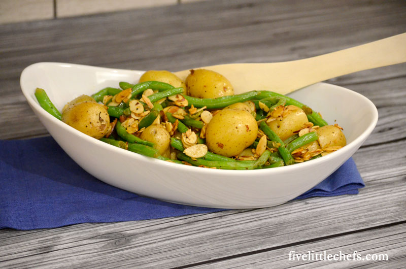 Lemon Pepper Green Beans and Potatoes is a fresh and easy side dish for perfect dinner and entertaining. These are simple and delicious ready in 15 minutes.
